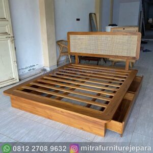 Tempat Tidur Minimalis Laci Kombinasi Rotan